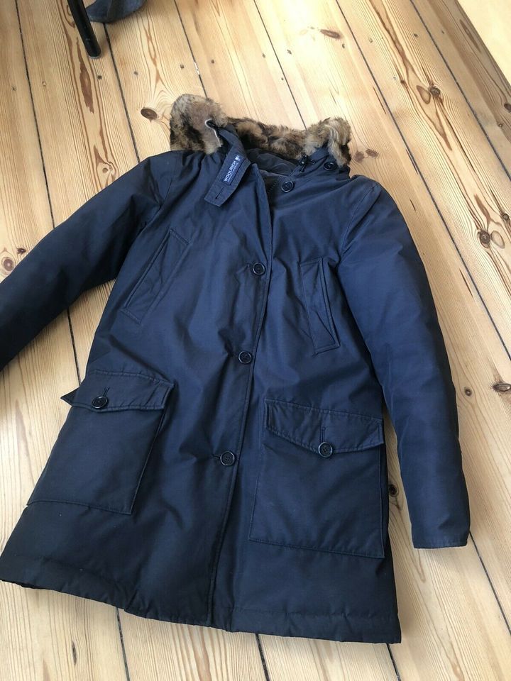 Woolrich Arctic Parka M blau Wintermantel Daunenjacke in Berlin