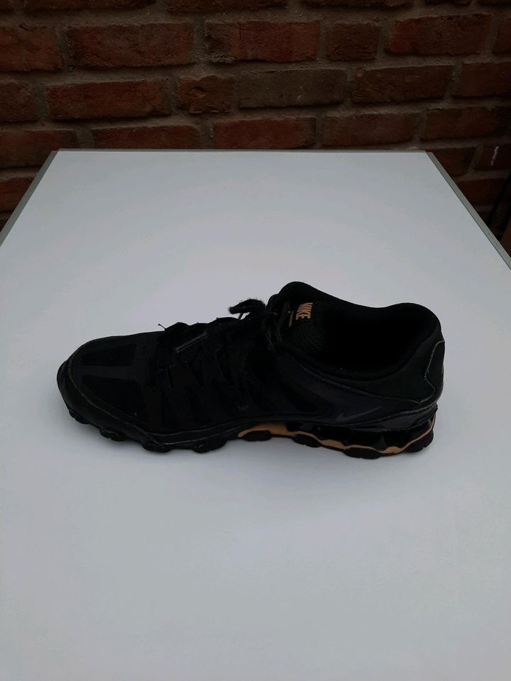 Tolle Nike Schuhe "REAX 8 TR MESH", Gr. 44 (9) in Kerpen