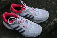 Sneaker Sportschuh Adidas in Größe 42 Nordrhein-Westfalen - Gummersbach Vorschau