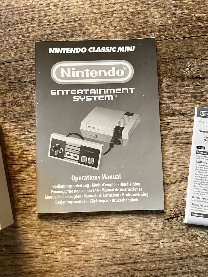 Nintendo Classic Mini mit 2. Kontrollern in Lehre