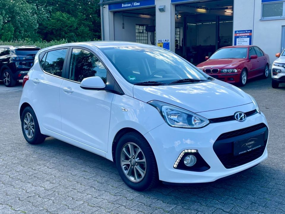 Hyundai i10 FIFA World Cup Edition*LHZ*SHZ*PDC* in Recklinghausen