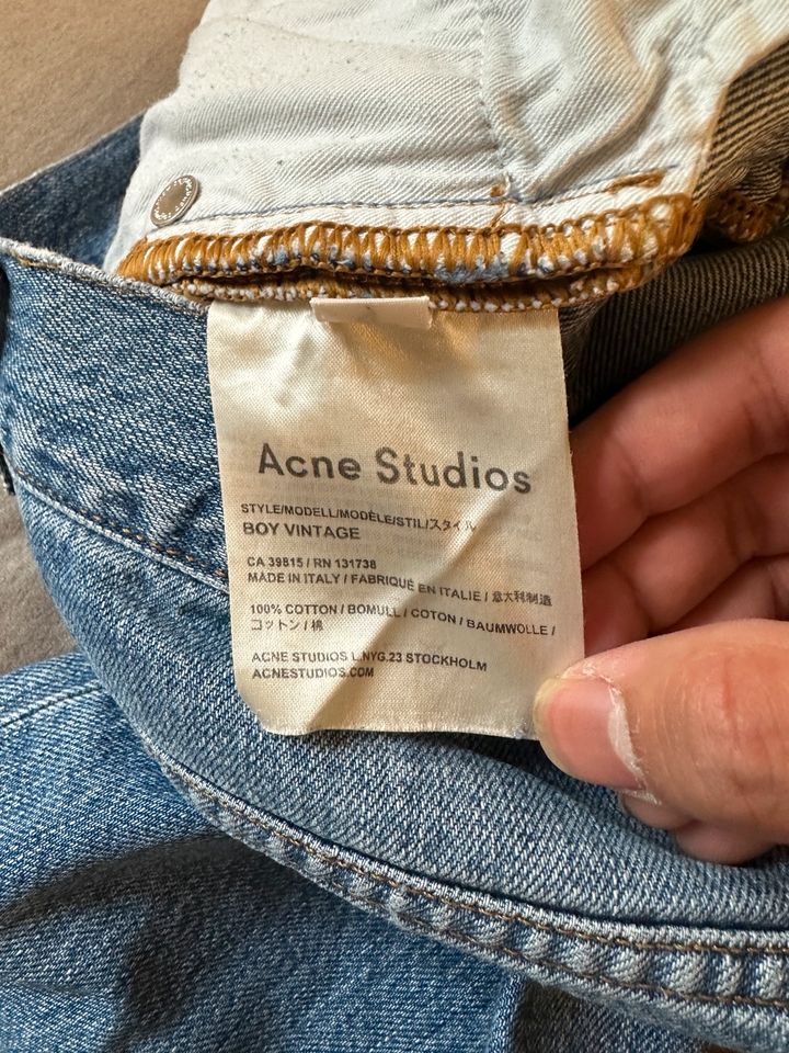 Acne Studios Boy Vintage Regular Jeans W31 L34 in Hamburg