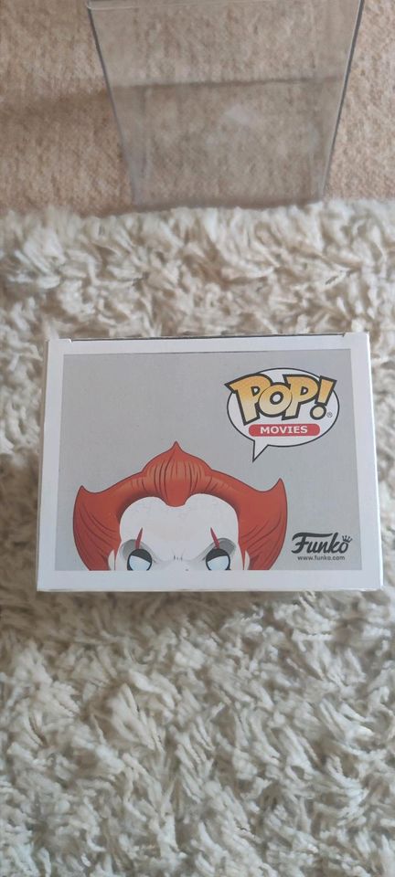 Funko Pop Pennywise With Ballon Metallic Edition in Großenhain