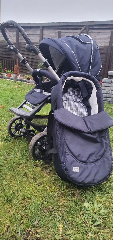 Kinderwagen FARBE SEHE BILDA in eine gutem zu stand in Neumünster