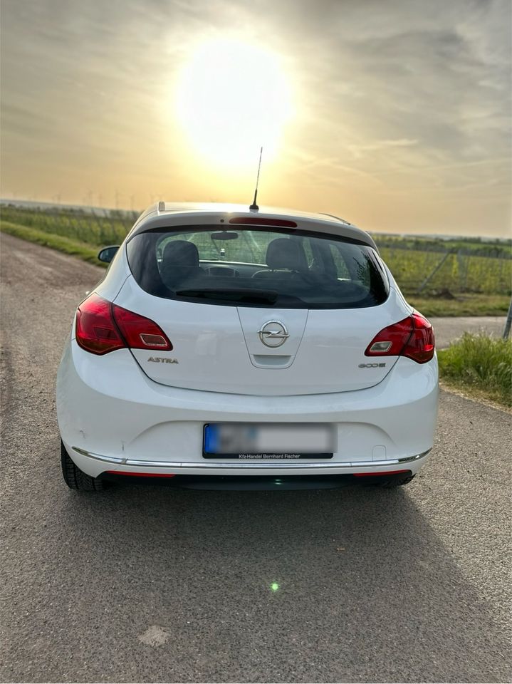 Opel Astra J 1.4 in Hohen-Sülzen