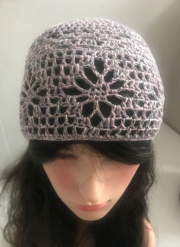 Leichte Häkelmütze Mütze Beanie rose/grauHandarbeit NEU in Diedorf