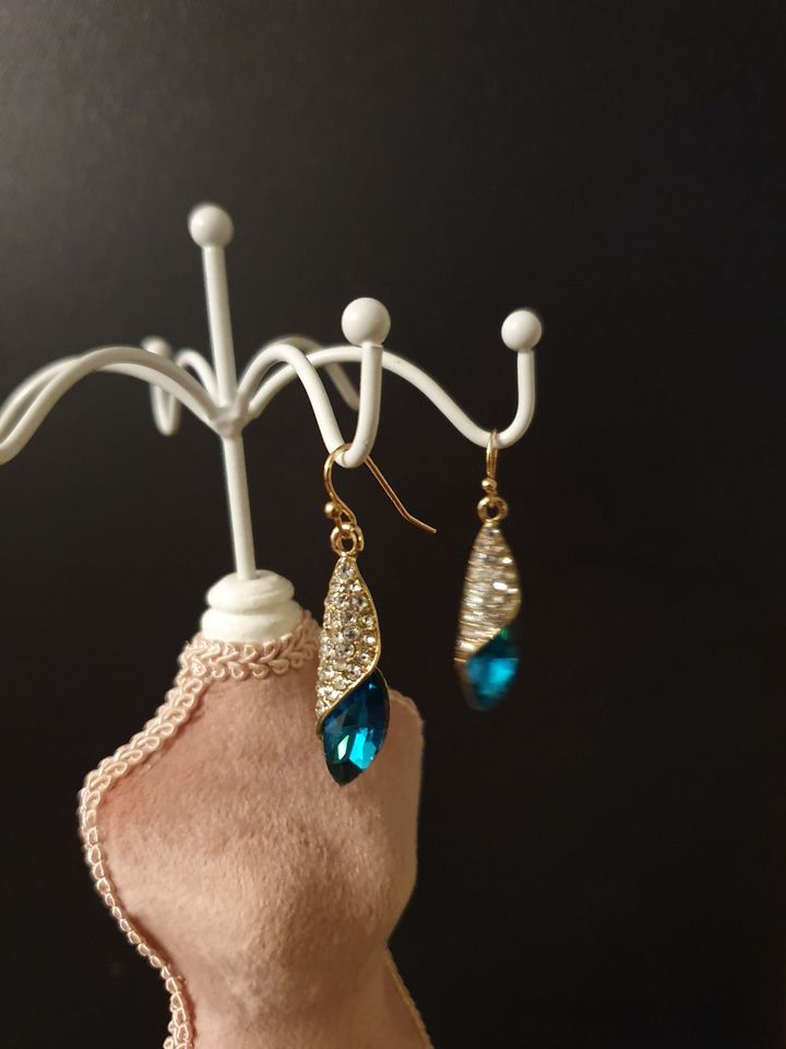 1 Paar zauberhafte Ohrringe;Jasmin:TÜRKISER STEIN Glassteine Ohrr in Neetze