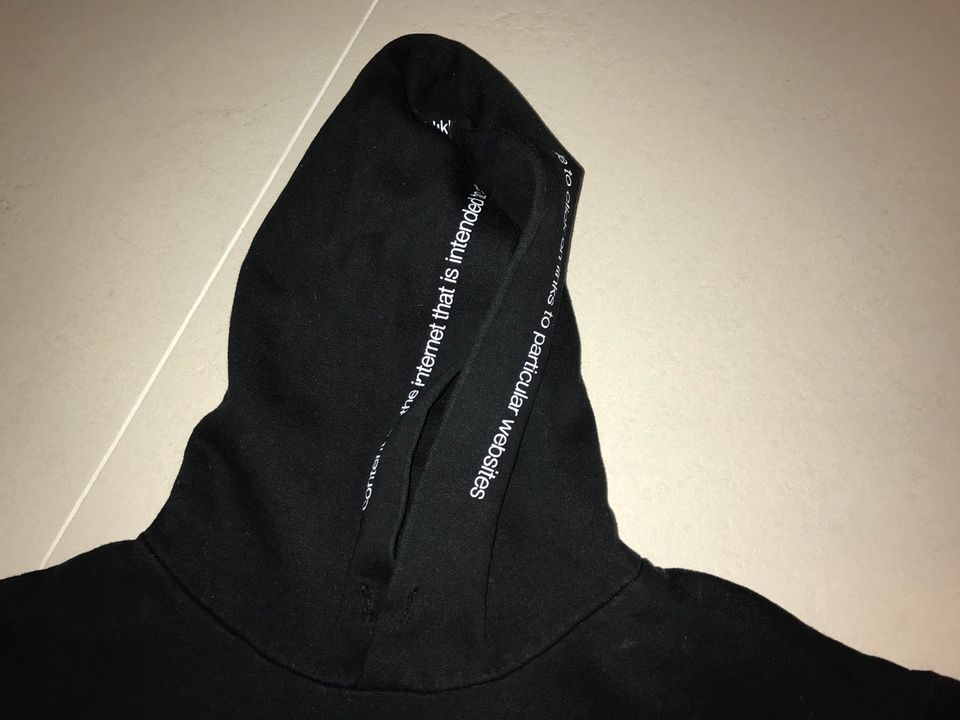 Clikbait klikbeit Sweater Kapuzenshirt Pulli in der Größe M black in Dinslaken
