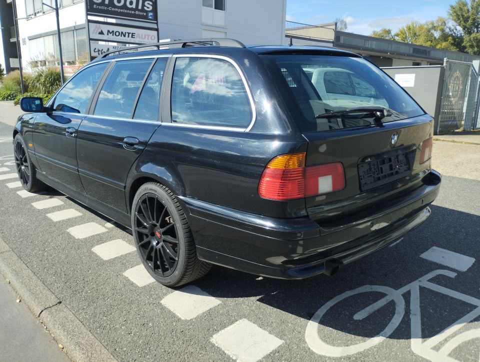 Bmw 525 i Automatik E 39 Klima, 19" neu, 1 Jahr TÜV in Frankfurt am Main