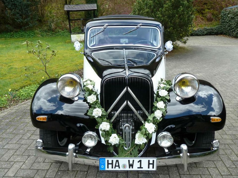 Oldtimer Citroen „Desirée“ 11CV als Brautauto Ihrer Hochzeit in Hagen