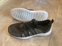 Sneaker Sportschuhe Hallenschuhe Turnschuhe Baden-Württemberg - Denzlingen Vorschau