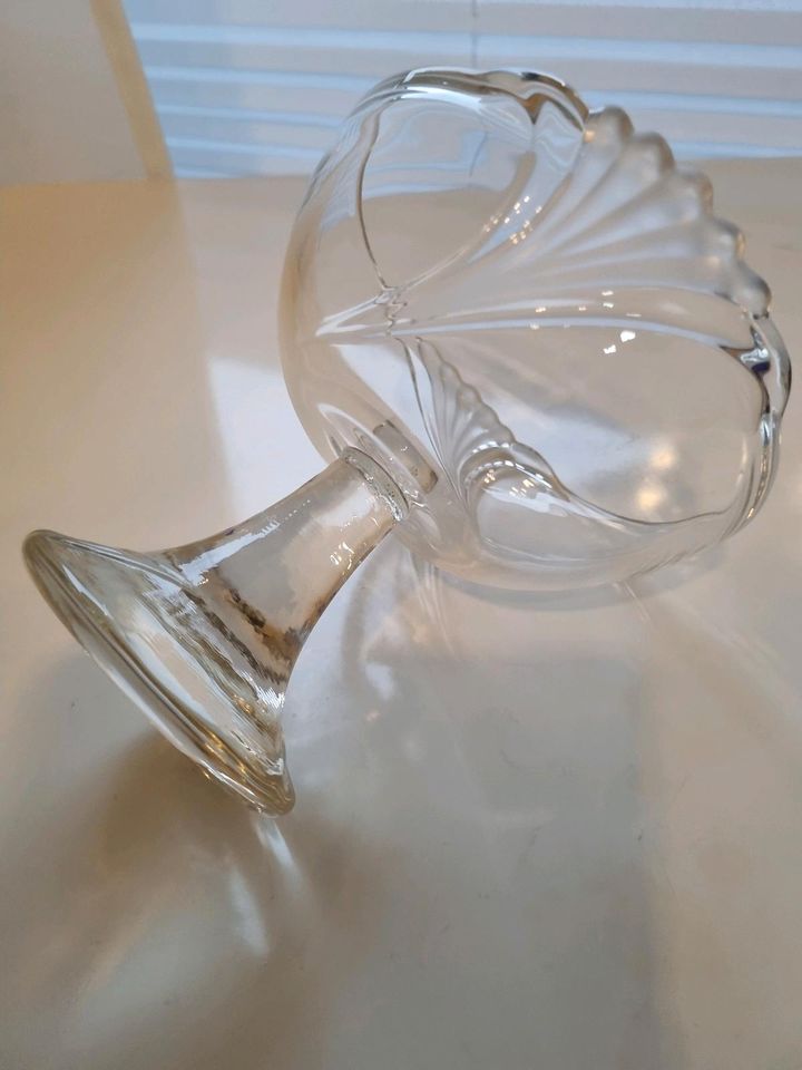 Glasschale mit Fuß,  Muster: Muschel Fächer in Oerlinghausen