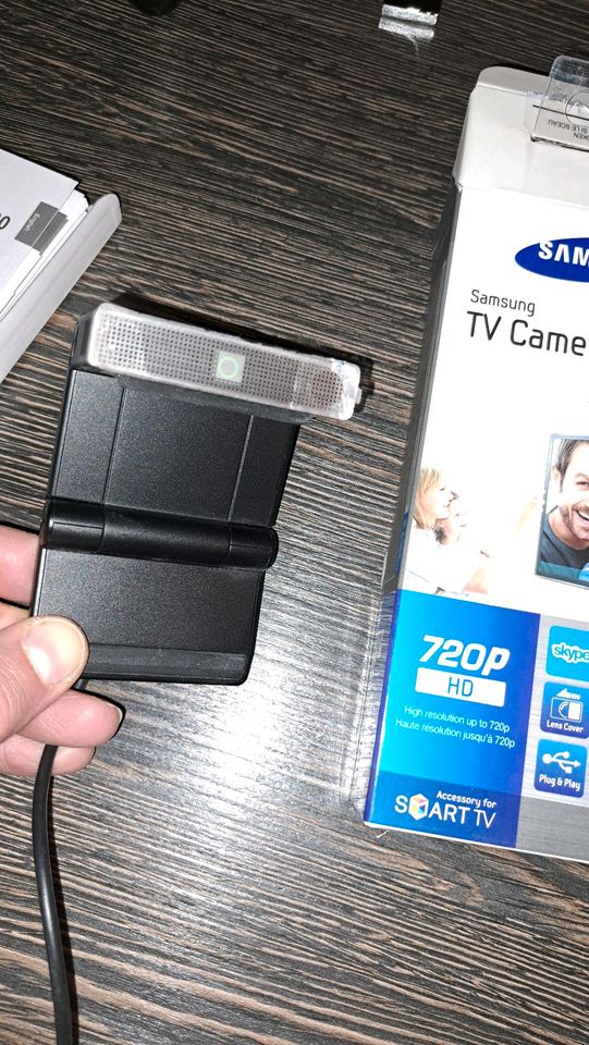 Samsung TV camera STC 2000 mit Schutzfolie in Bönen