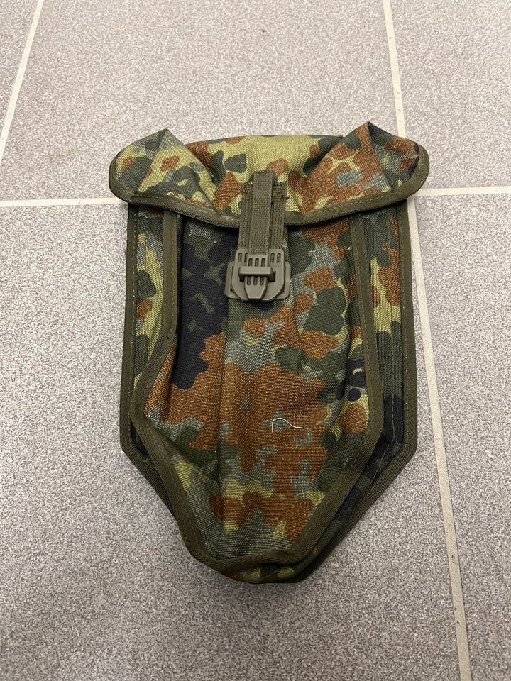 5x Tasche Bundeswehr Flecktarn Ausrüstung Paintball Klappspaten in Neunburg