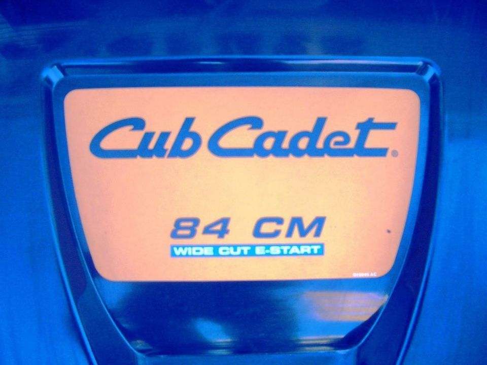 CUB CADET Wide Cut E-Start -- 20 % Rabatt -- NEUFAHRZEUG in Ansbach