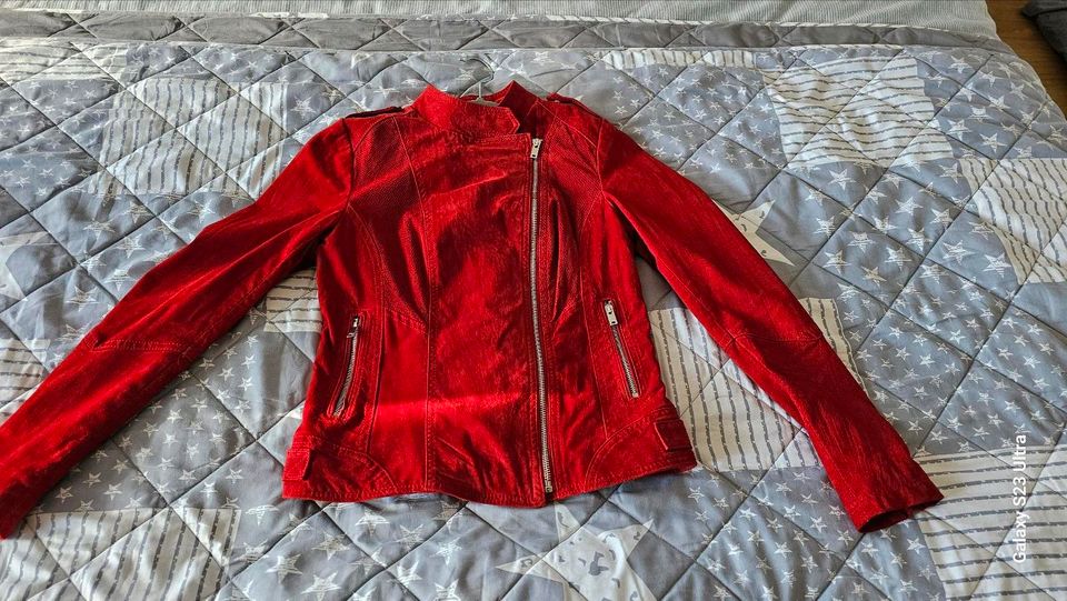 Damen Lederjacke Gr. S in Rot von C&A in Niedersachsen - Hameln | eBay  Kleinanzeigen ist jetzt Kleinanzeigen