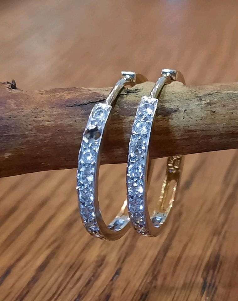 Creolen Brillant Goldschmuck Diamant Ohrringe in Mittelangeln