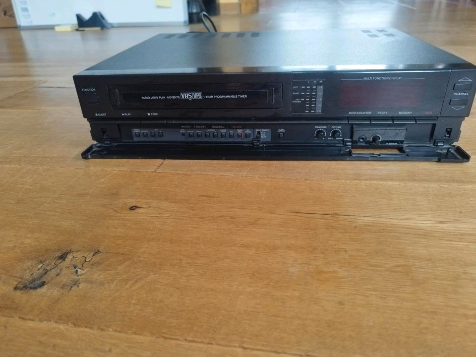 Schneider VHS Cassette Recorder Kassettenrekorder Video in Fürstenwalde (Spree)