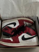 Air Jordan mid - red & Black ( rot & schwarz) - gebraucht Hessen - Hünfeld Vorschau