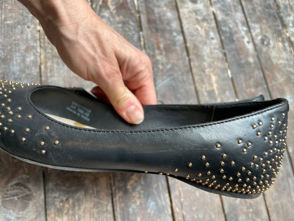 Boden Ballerinas gr 38 schwarz goldene Nieten Damen in Hannover