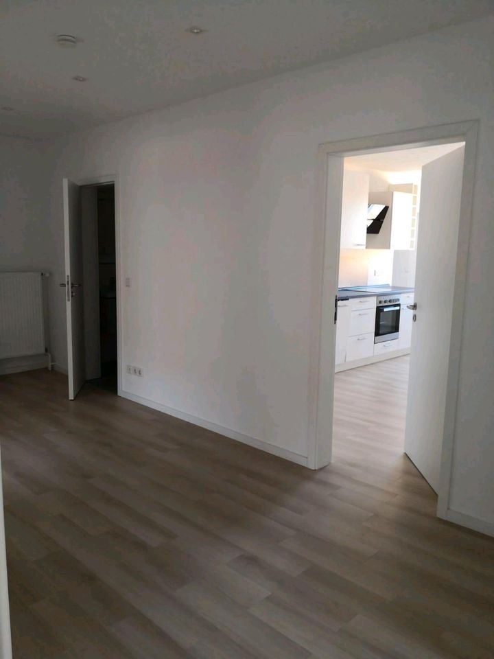 3 Zimmer-Wohnung, 100qm, ab 15.07. in Hildesheim