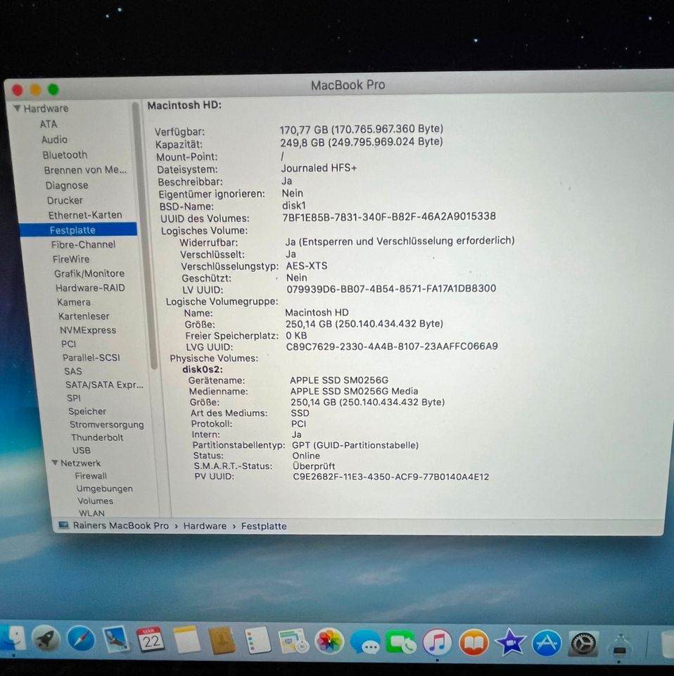 Macbook Pro Retina 13" 2015 256 GB SSD 2,7 GHz intel I5 8 GB RAM in Köln