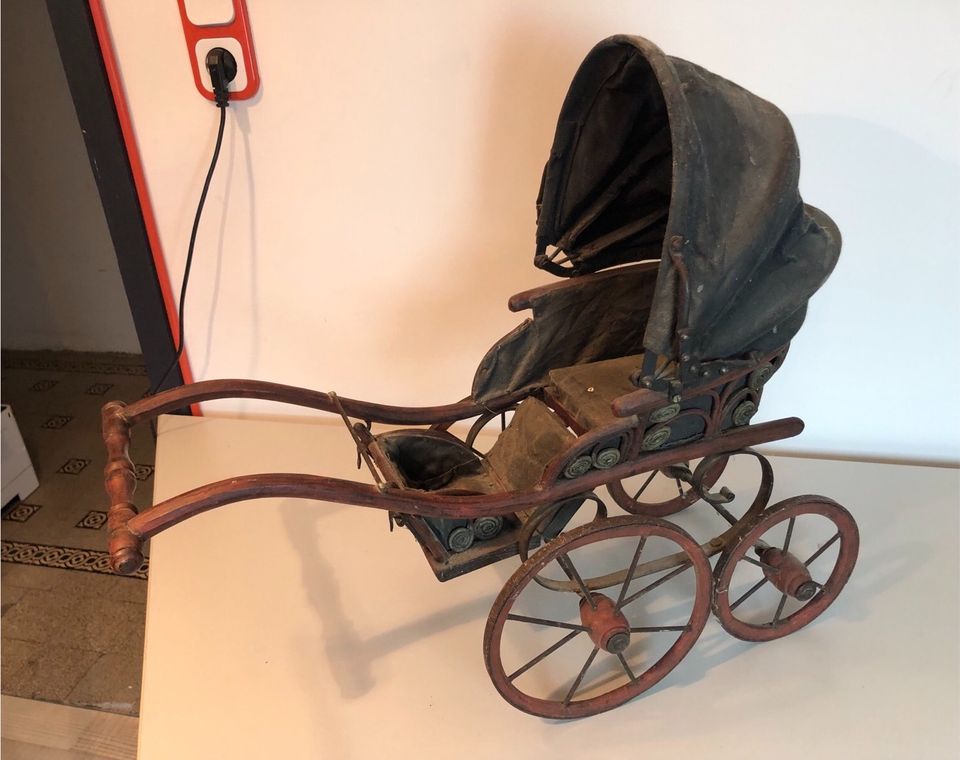 Antiker Puppen Kinderwagen in Dahlem