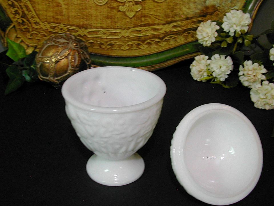 Vintage Avon Bonboniere Deckeldose Milchglas Opalglas Schmuckdose in Bad Mergentheim