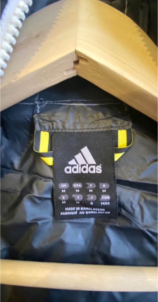 Adidas dünne Jacke in Kappelrodeck