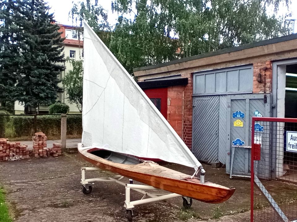 Versuchsprojekt Einhand-Segel-Kajak aus Holz mit Lateiner-Segel u in Erfurt