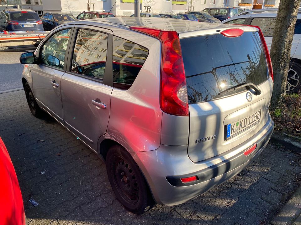 Nissan Note E11 Ersatzteile schlachtfest Benzin teile in Köln Vogelsang