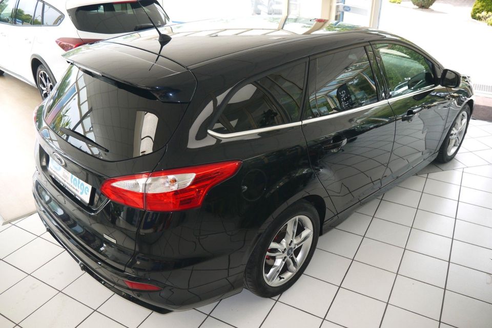 Ford Focus Turnier Titanium/Sport/SHZ/Keyfree in Bückeburg