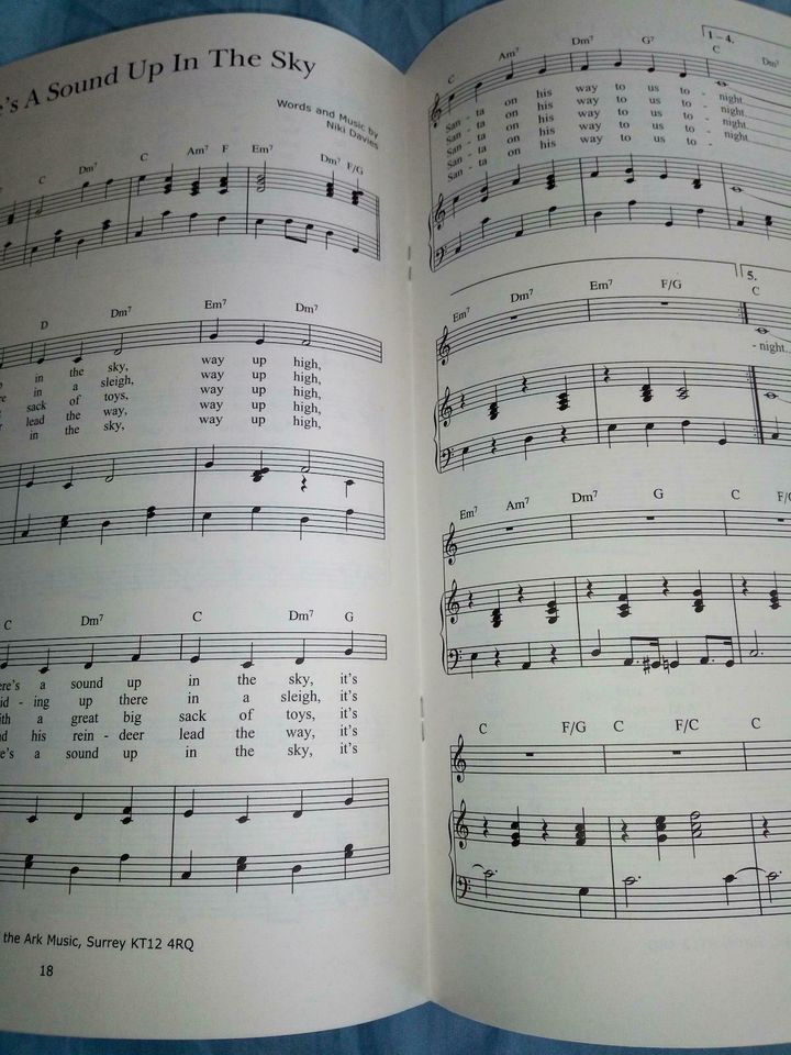 Songbook The Niki Davies Christmas Collection - 3-6s - mit Noten in Essen