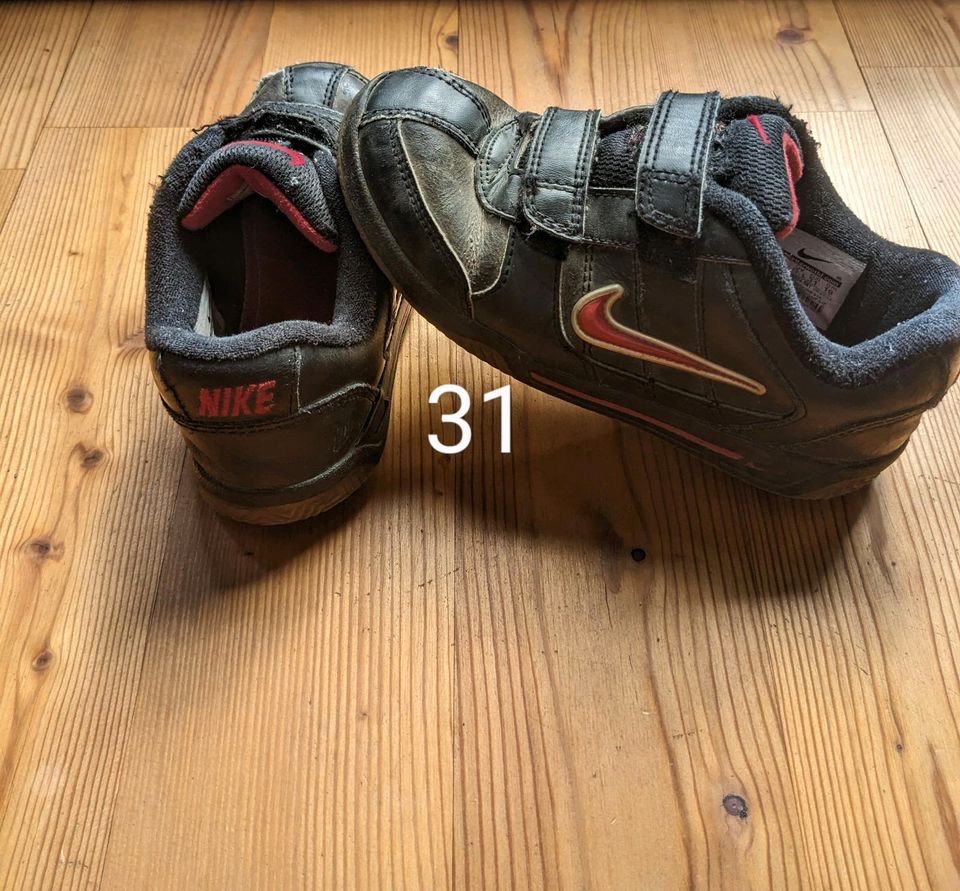 Nike Sneaker Gr 31 in Seevetal