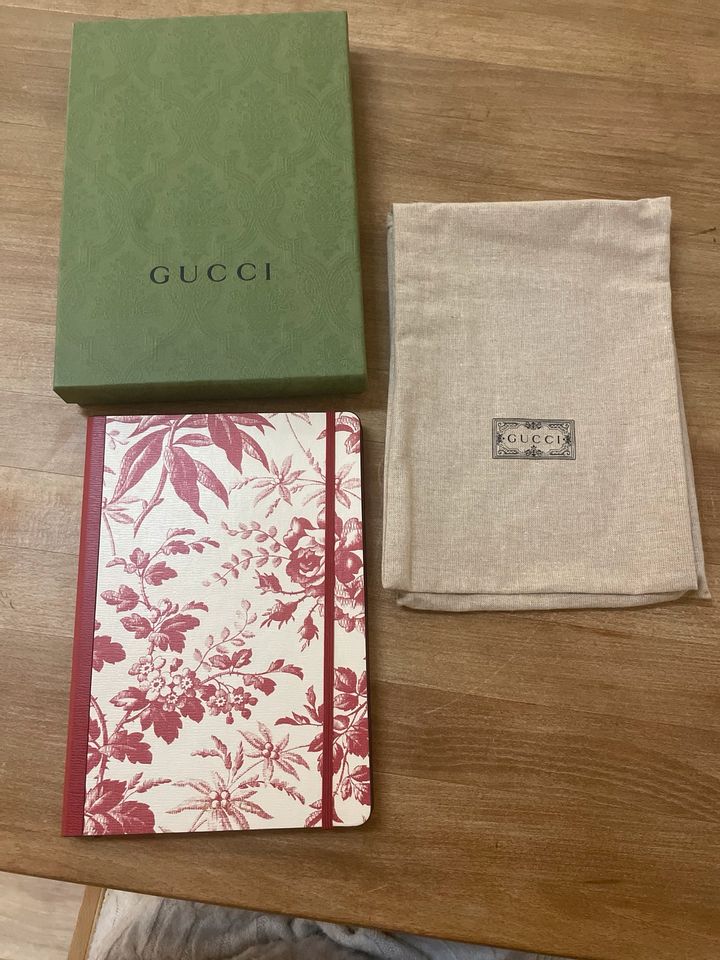 Gucci Notizbuch mit Goldschnitt - NEU in München
