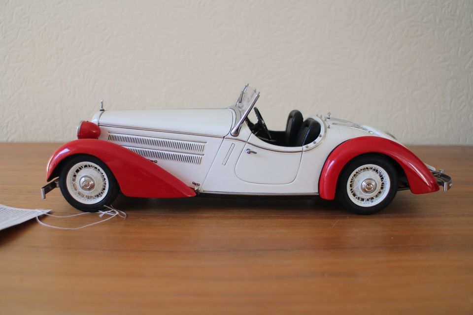 CMC M-075C Audi Front 225 Roadster 1935 rot-weiss 1/18 in Pegnitz