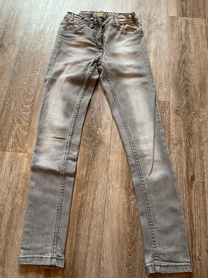 Jeans Gr. 140 in Hohenmölsen