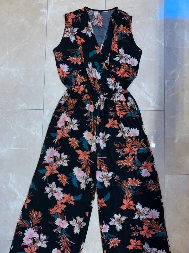 NEUWERTIG/JUPMSUIT von OTTO/Größe L-XL/44-48/Hose/Bluse in Berlin
