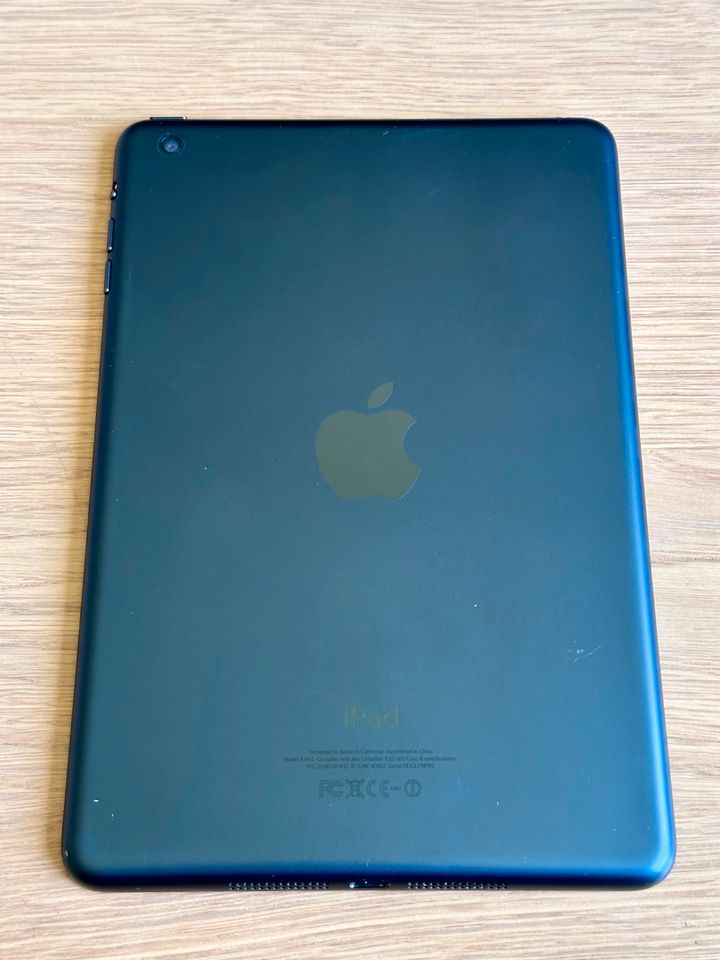 Apple iPad mini 1. Generation Wi-Fi 16 GB schwarz A1432 in Frankfurt am Main