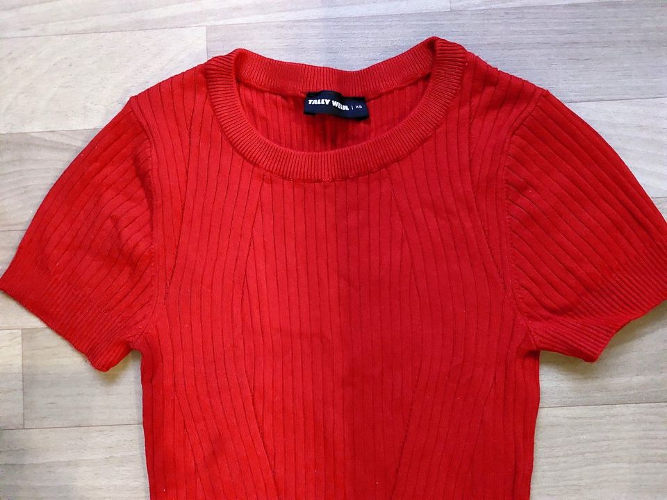 tally weijl -pullover sweater xs kurzarm rot kurz viskose stretch in Berlin