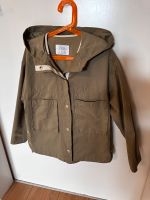 ZARA Mädchen Leichte Jacke Gr.134 Farbe  Khaki Frankfurt am Main - Bockenheim Vorschau