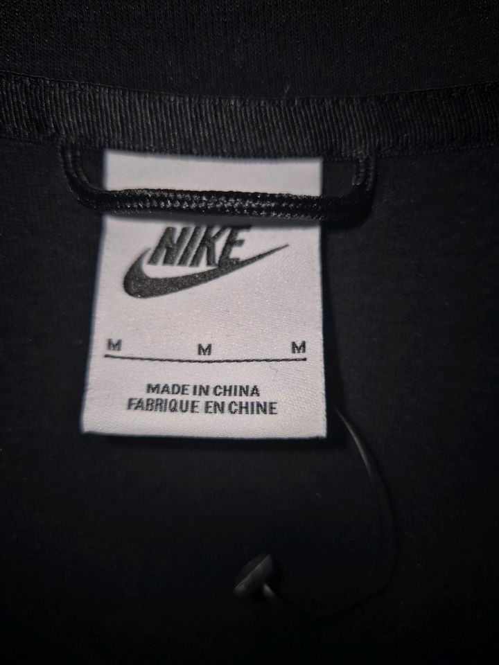 Nike Tech Damen Größe M in Köln