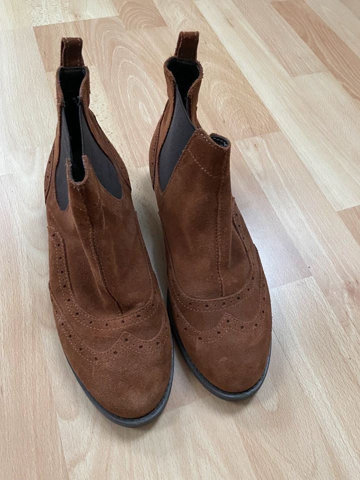 Wildleder Chelseaboots Boots Stiefeletten braun cognac in Niestetal