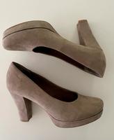 Tamaris Plateau Pumps, Raupe / Beige , 40, Leder Bayern - Goldbach Vorschau