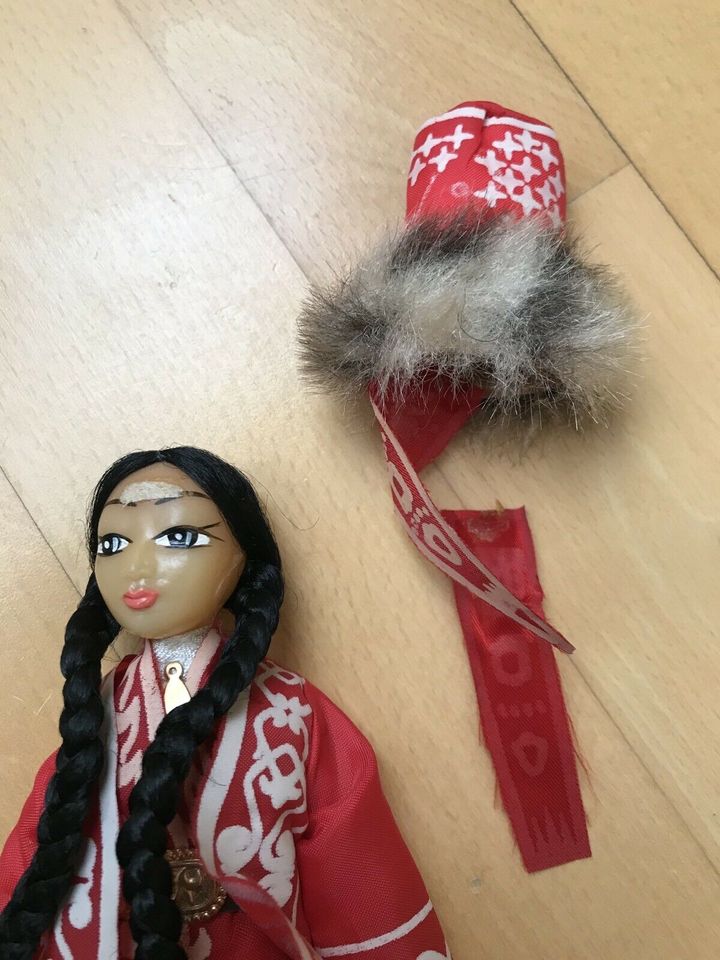 Puppe aus Kasachstan, kasachische Trachtenpuppe, Souvenir, Unikat in Hamburg