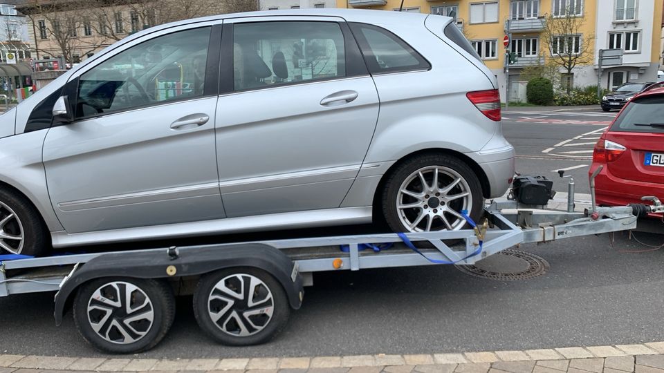 Abschleppwagen Autotransporte Pannenhilfe Überfuhrungen ✅ in Würzburg