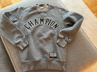 Champion Sweatshirt Gr. Xs neuwertig Düsseldorf - Düsseltal Vorschau