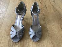 Blaugraue Absatzschuhe Highheels Pumps Görtz 17 | Gr. 36 Mülheim - Köln Dünnwald Vorschau