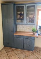 Küche mit Massivholzfronten in blaugrau ohne Geräte. Nordrhein-Westfalen - Bad Wünnenberg Vorschau