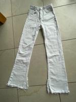 Bershka Jeans Gr. 32 , weiß, straight, mit Schlitz und Franzen Baden-Württemberg - Rheinstetten Vorschau